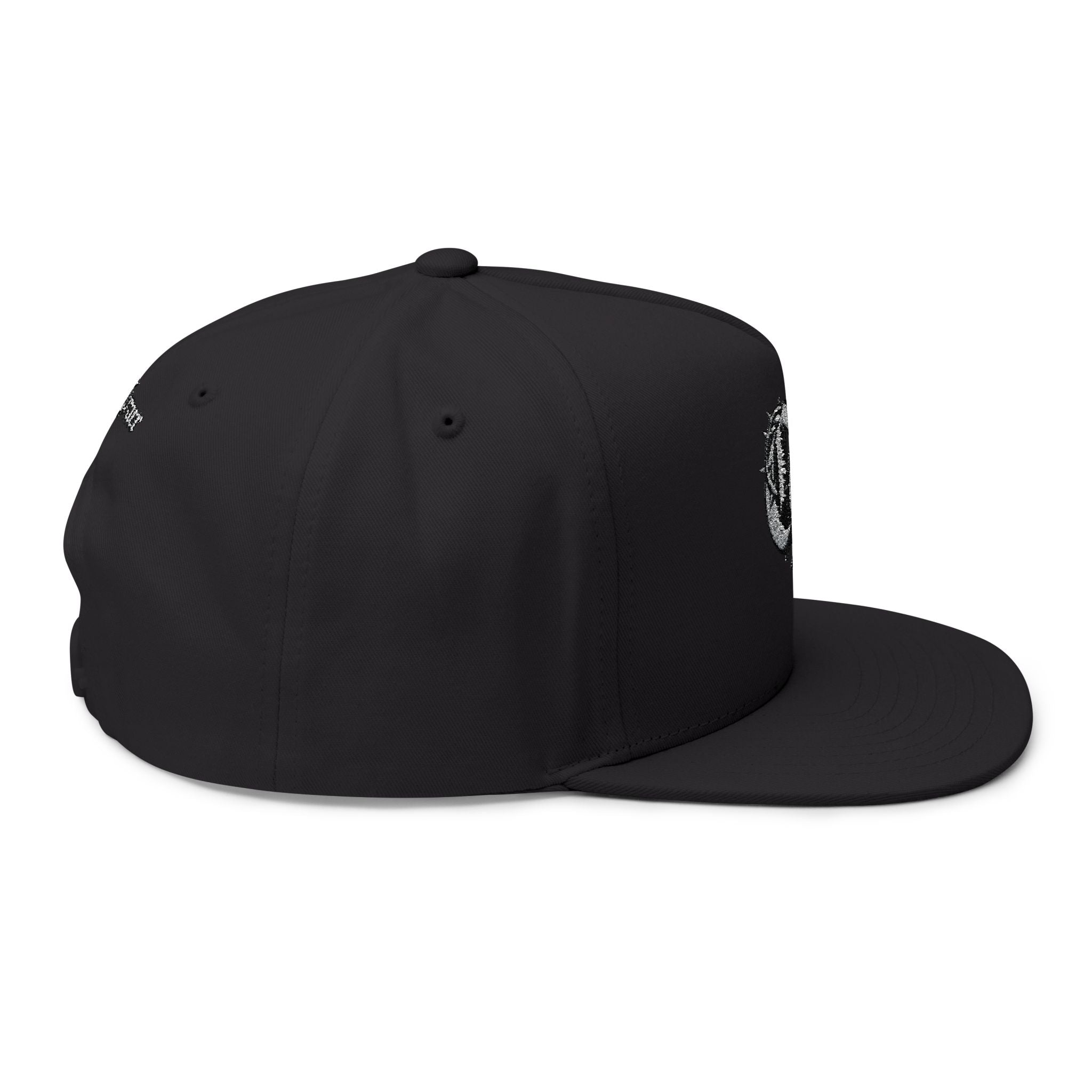 Gorra plana CurioCorner Gothic CC Monogram — Snapback bordada estilo urbano